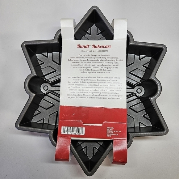 NEW Nordic Ware Cast Aluminum Nonstick Snowflake Baking Cake Pan USA Made 88248 - Picture 3 of 5